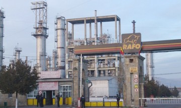 Ruşii vând Rafo Oneşti la fier vechi